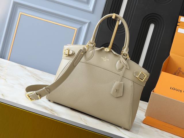 升级原版 M11214绿色 M22914黑色 M22925棕色 M23061米白 M22927灰褐色 精致实用的Lock It Mm包袋采用精致的粒面Tauri 升级原版 M11214绿色 M22914黑色 M22925棕色 M23061米白 M22927灰褐色 精致实用的Lock It Mm包袋采用精致的粒面Tauri