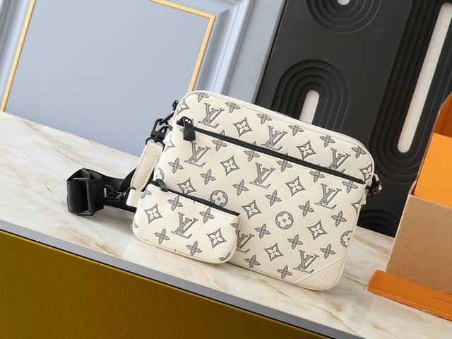 升级原版 M11648 M11645 M24754 M46603 M46602 M46604 M69443 本款 Trio 邮差包取材 Monogram 压纹牛