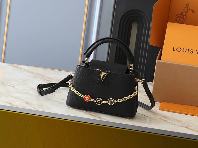 广州货 升级原版 M00014 M00013 M00015 全新尺寸 本款 Capucines 全新尺寸手袋展现柔婉之美:Taurillon 皮革包身搭配浅色翻 广州货 升级原版 M00014 M00013 M00015 全新尺寸 本款 Capucines 全新尺寸手袋展现柔婉之美:Taurillon 皮革包身搭配浅色翻