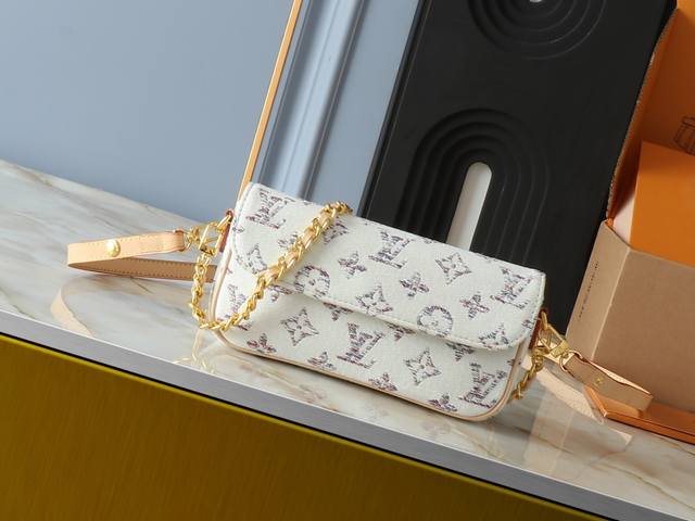 升级原版 M11299米白色 M83499米白刺绣提花 M81911 Wallet On Chain Ivy 手袋于 Monogram Empreinte 粒面