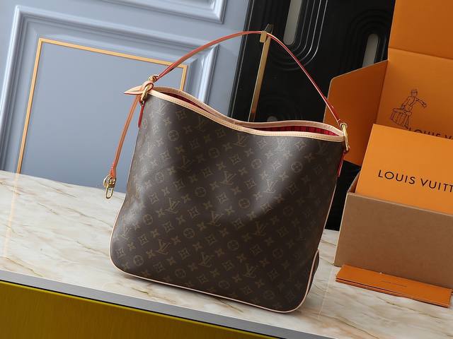 升级原版 M50156 Delightful中古版购物袋！在城市度过工作日，在海边度过周末，你无需换包，因为这款时髦别致，充满夏日气息的Damier Azur