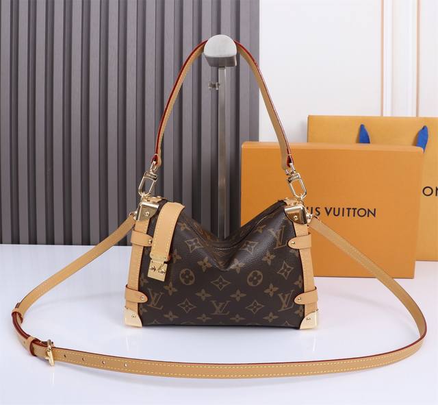 海原外单 独实家拍 Side Trunk Pm手袋 M46358老花形象感极强的软造型,棱角分明的强势感融合Box形状 经典Monogram老花演绎 在纷繁的包 海原外单 独实家拍 Side Trunk Pm手袋 M46358老花形象感极强的软造型,棱角分明的强势感融合Box形状 经典Monogram老花演绎 在纷繁的包