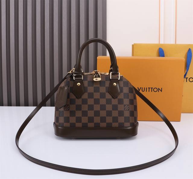 Alma Bb 手袋N41221啡格M53152老花顶级原单起源于1934年的路易威登 Alma 手袋,经过时间推移从一个方角的旅行包逐渐以形状的演变成为今天的 Alma Bb 手袋N41221啡格M53152老花顶级原单起源于1934年的路易威登 Alma 手袋,经过时间推移从一个方角的旅行包逐渐以形状的演变成为今天的