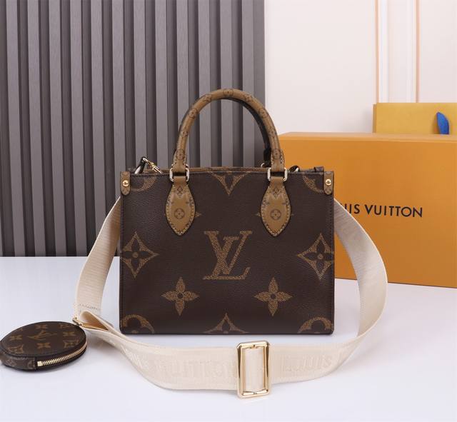 原单加强版 质量全面升级 独家实拍背景图、 M46373。本款 Onthego 小号手袋拼合 Monogram 和 Monogram Reverse 帆布，Mo