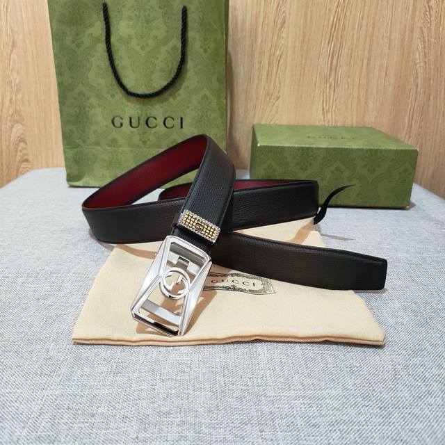 配正版包装，供应电商代购平台，古奇高端原单品质，无缝衔接高端工艺贴合制作，原厂进口头层牛皮，搭配精品G字自动扣，看货看品质带宽3.5Cm，对版对货，高清实拍大图