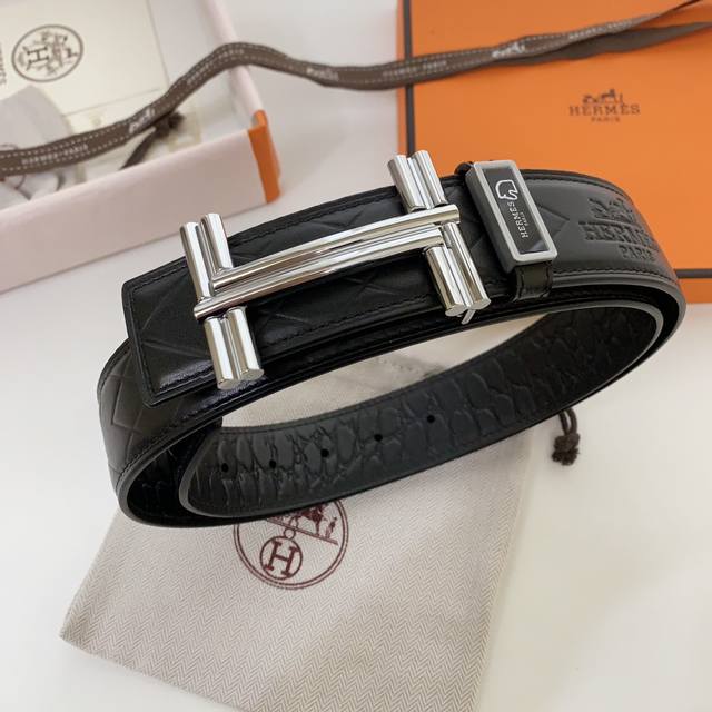 配正版包装，爱马仕正版同步精品扣，版型高档时尚，压花原版皮带身，进口牛皮原厂皮质，精细打磨五金扣件，， 制作工艺考究 宽度3.2Cm 高清实拍大图
