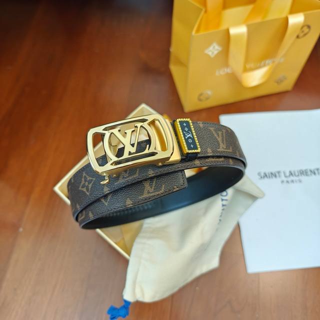 Lv路易威登高端私货专供，正版开模 此款腰带采用意大利原厂定制原厂皮料带身 修边新款精密电镀标志性纯钢自动扣 对版专柜足宽3.4Cm 实物拍摄，品质保真