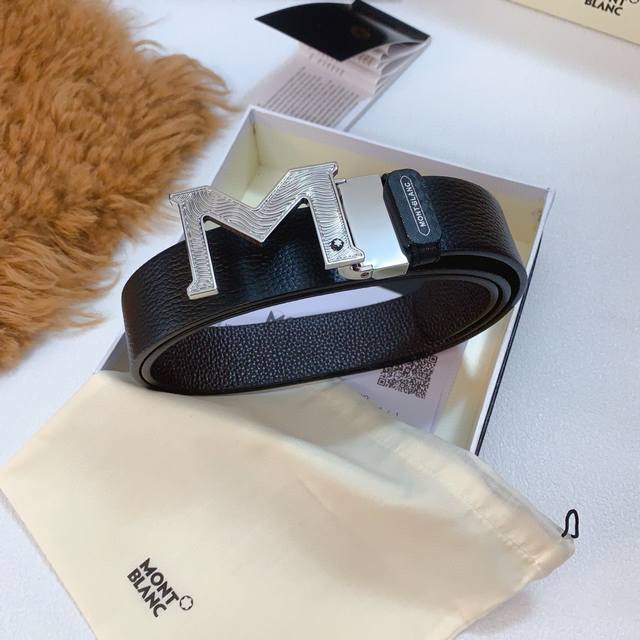 Montblanc万宝龙 宽3.5Cm 进口双面牛皮，百分百专柜纯铜扣 时尚大气 成功男士的必备品 送礼佳品 自行裁剪尺码 扣头可随意搭配！