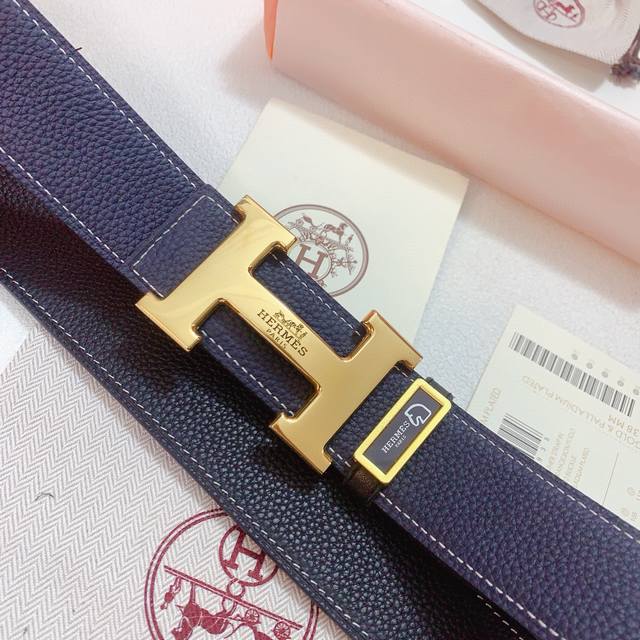 配正版包装，爱马仕正版同步精品H纯钢扣，版型高档时尚，拼色双面原版皮带身，进口头层牛皮原厂皮质，双面可用，看工艺皮质即知，精细打磨五金扣件，好货上手即知， 制作