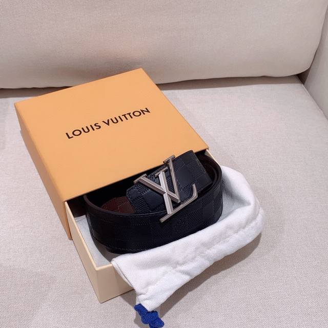 配送正版礼品包装，顶级货。L家正版开模官网同步精品，高端定制专供，镂空精品钢扣锻造，真空电镀打磨 双面棋盘格系列，看图看细节，带宽4.0 Cm，全套包装！高清实