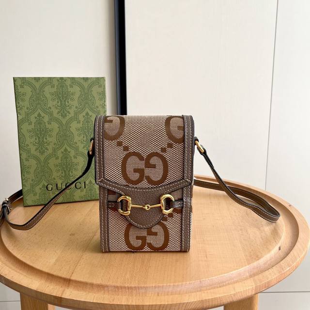 实拍# 型号：625615配盒子 尺寸：11.5*17*4Cm 1955Horsebit马衔扣当下最火的手机包 小巧别致的长方形造型 百搭的实用设计和风格 颜色