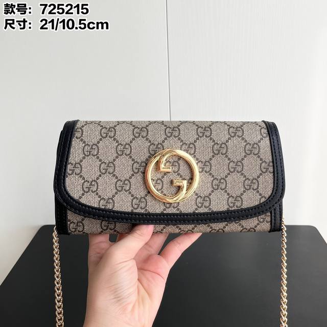 实拍# 型号 ：725215配盒 尺寸 ：21X10.5Cm Gucci Blondie一眼爱，中古包一直都是我的菜小超级火现在，主要是真的太好看了！ 可以腋下