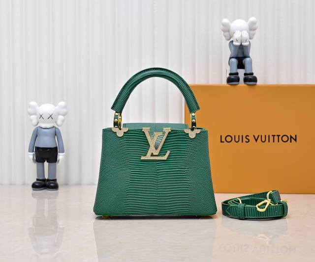 顶级原版 广州货M12296绿色蜥蜴皮拼金钻花冠本款 Capucines 迷你手袋以华美蜥蜴皮革包裹细腻羊皮革内衬，点缀耀目金属件。翻盖内置读取 Lv 字母，外