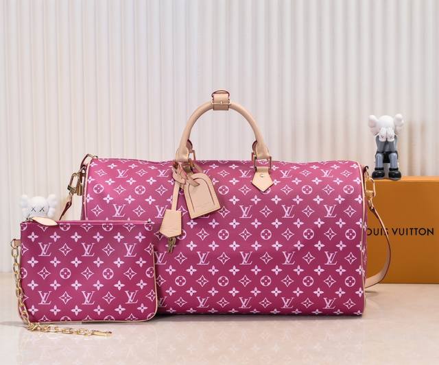 M41416 M11565 此款杰作诞生于 1930 年,在传统工艺和大胆创新之间开拓出品牌精湛匠艺。经典之作不断推陈出新,此次携 Monogram 丝印图案焕 M41416 M11565 此款杰作诞生于 1930 年,在传统工艺和大胆创新之间开拓出品牌精湛匠艺。经典之作不断推陈出新,此次携 Monogram 丝印图案焕