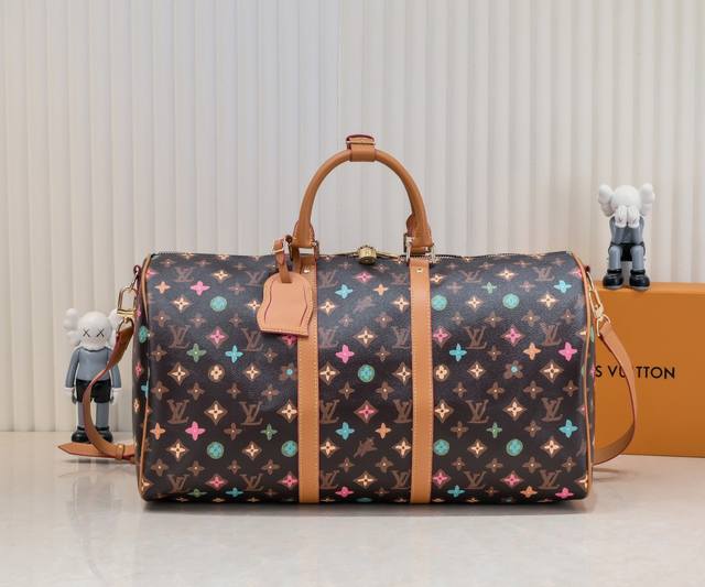 M41416 M24901 本款 Keepall BandoulièRe 50 旅行袋取材缤纷 Monogram Craggy 帆布,呈现 Tyler 手绘的 M41416 M24901 本款 Keepall BandoulièRe 50 旅行袋取材缤纷 Monogram Craggy 帆布,呈现 Tyler 手绘的