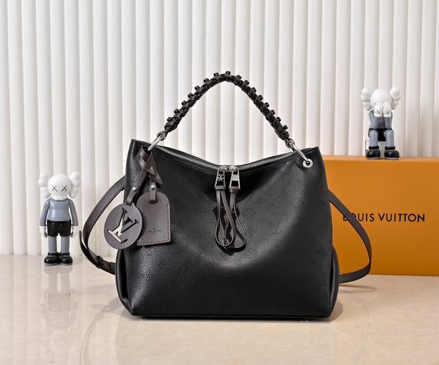 独家实拍-升级版 M56073 M56084 Beaubourg Hobo 中号手袋取材 Monogram 镂花穿孔小牛皮，再以手工边染为编织皮革手柄涂抹别致意