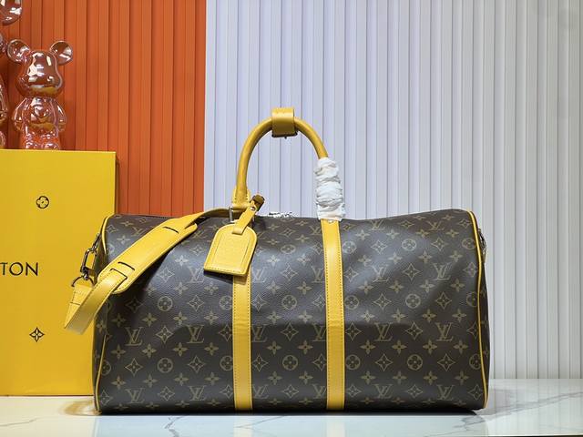 M41416 本款 Keepall BandoulièRe 50 旅行袋选用 Monogram Macassar 帆布,为侧带、名牌、织物内衬和顶部皮革手柄同步 M41416 本款 Keepall BandoulièRe 50 旅行袋选用 Monogram Macassar 帆布,为侧带、名牌、织物内衬和顶部皮革手柄同步