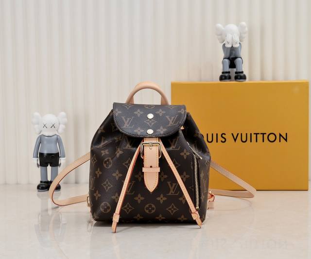 独家实拍-升级版 此款小巧的双肩包采用精细的迷你设计，极为可爱，极为柔美，无论在海滩还是街头均是引人注目的时尚亮点。夏天的白棋盘N44026 41578 ；尺寸