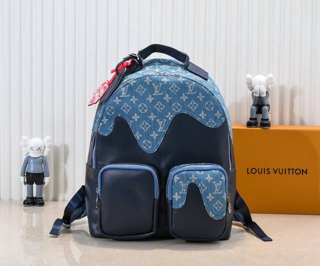 M45441 43186 牛仔书包 Backpack 双口袋双肩背包，尺寸：32.0 X41.0 X15.0 C