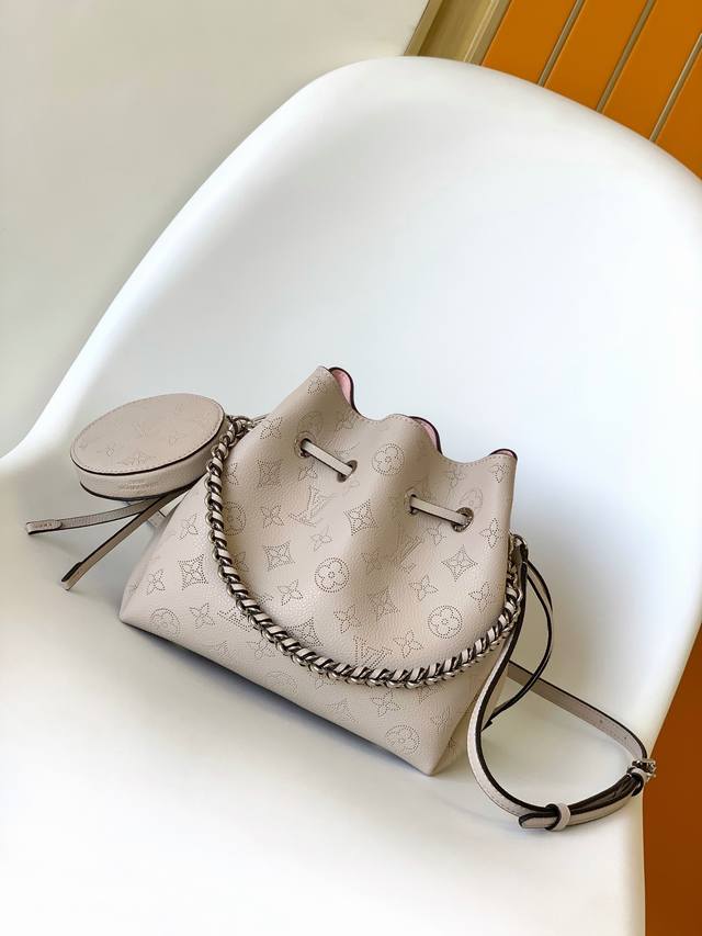 M57536灰粉 M22176浅粉 M21144浅蓝 M22198亚麻蓝 M57070黑色 M57068木兰粉 M57201灰色 顶级原单 Bella 水桶包采