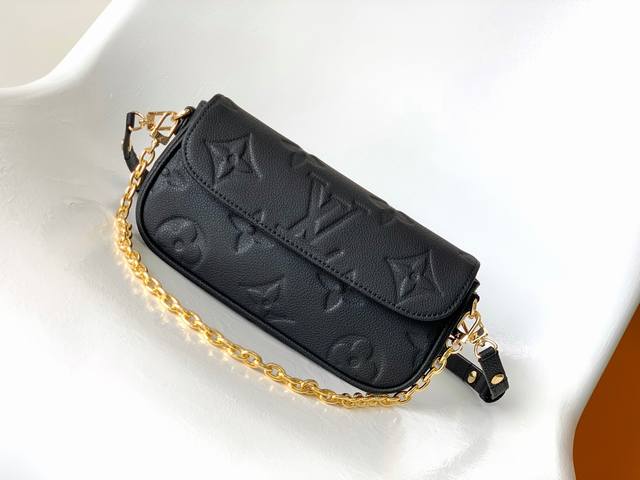 M82210米白 M82154黑色 M82211灰色Wallet On Chain Ivy 手袋于 Monogram Empreinte 粒面皮革表面压印大号 M82210米白 M82154黑色 M82211灰色Wallet On Chain Ivy 手袋于 Monogram Empreinte 粒面皮革表面压印大号