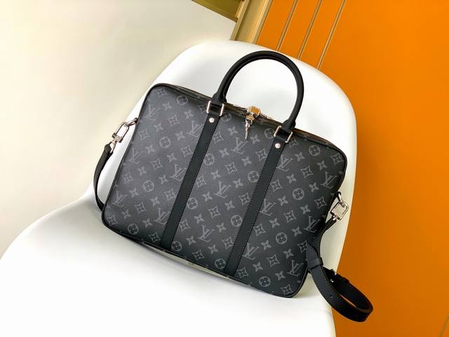 顶级原单 黑花 N41478黑格 M52005老花 粗犷的Damier Graphite格纹帆布赋予此款Porte-Documents Voyage小号公文包别