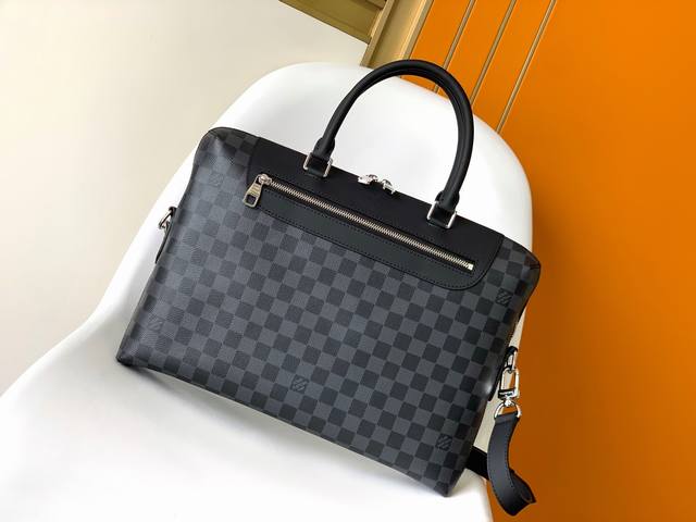 顶级原单 N48260黑格 M54019老花 Porte-Documents Jour 公文包识辨了用采度极高的 Damier Cobalt 帆布，对比 Por