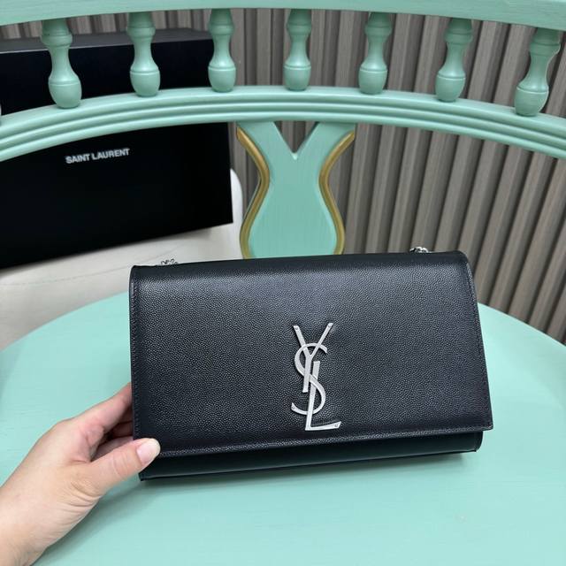 全套包装！Kate中号链条包，采用顶级进口头层鱼子酱牛皮，非常耐磨原版开模定制五金，经典百搭，永不过时款式。型号354021球纹，尺寸：24Cm 14.5 5.