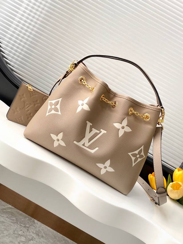 动态变码芯片 顶级原加强版 头层皮M47209黑色，M25453杏印，M25452奶白压花本款 Lv Bundle 手袋为 Monogram Empreinte