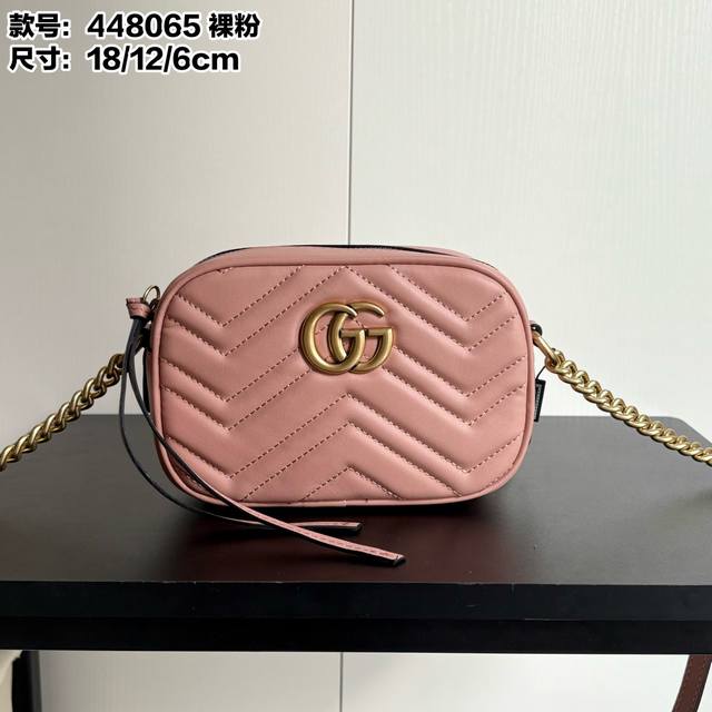 升级版实拍# 型号：448065裸粉 尺寸：18*12*6牛皮 Gg Marmont系列Nano精致可爱 皮质五金质感十足而且容量也是妥妥的