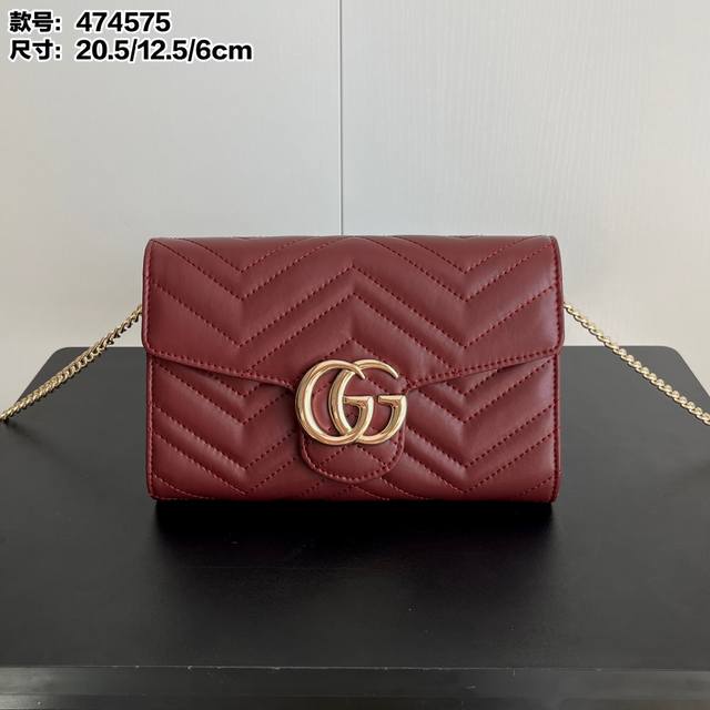 实拍# 型号：474575牛皮配盒 尺寸：20X 13X 6Cm Gg Marmont Woc系列迷你链条包 翻盖扣Gg古铜五金 背后缝线Gg 内里多隔层、放零