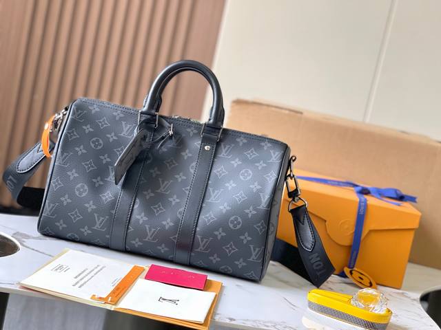 特级Mb芯片版原厂皮 Keepall BandoulièRe 35 手袋 型号：M46655 材料：A级全钢五金，进口原厂面料 包装：全套原厂免税Mb包装 尺寸