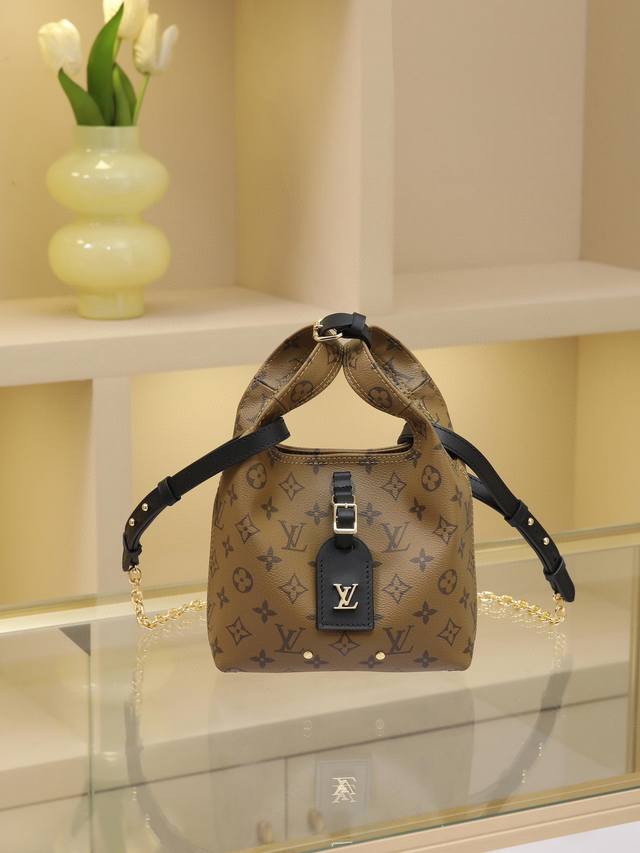 顶级原单变码芯片版 M46816黄花 本款 Atlantis Bb 手袋取材 Monogram Reverse 帆布，为 Lv 名牌和肩带勾勒牛皮革饰边。潮流购