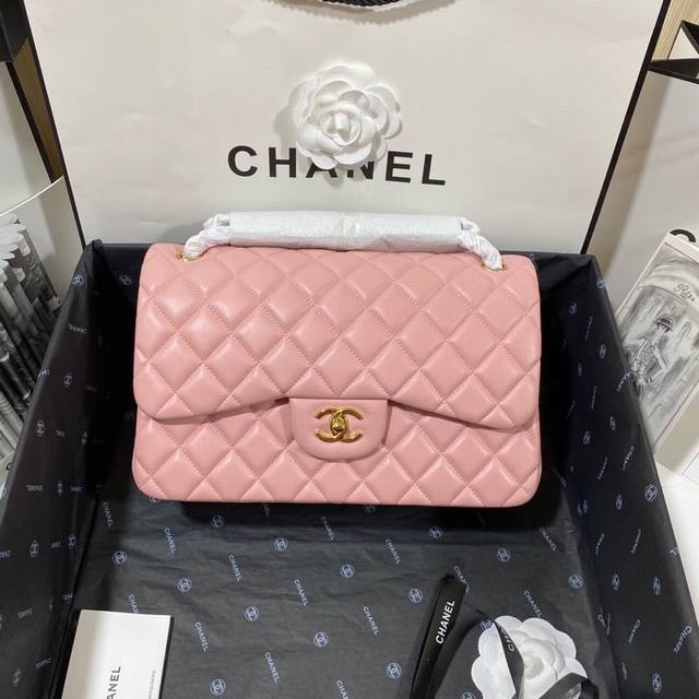 香奈儿Chanel 1：1对标专柜顶级 意大利进口Gr原厂小羊皮 经典Classic Flap Jumbo Bag 原厂小羊皮细腻加十足的肉感，显示出非常饱满的