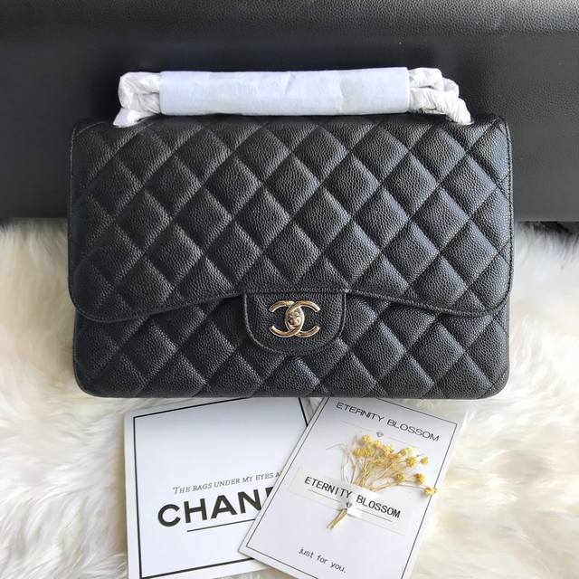 香奈儿Chanel 1：1对标专柜顶级 法国进口原厂Haas小牛皮鱼子酱 经典Classic Flap Jumbo Bag 原厂小牛皮鱼子酱细腻加十足的肉感，显