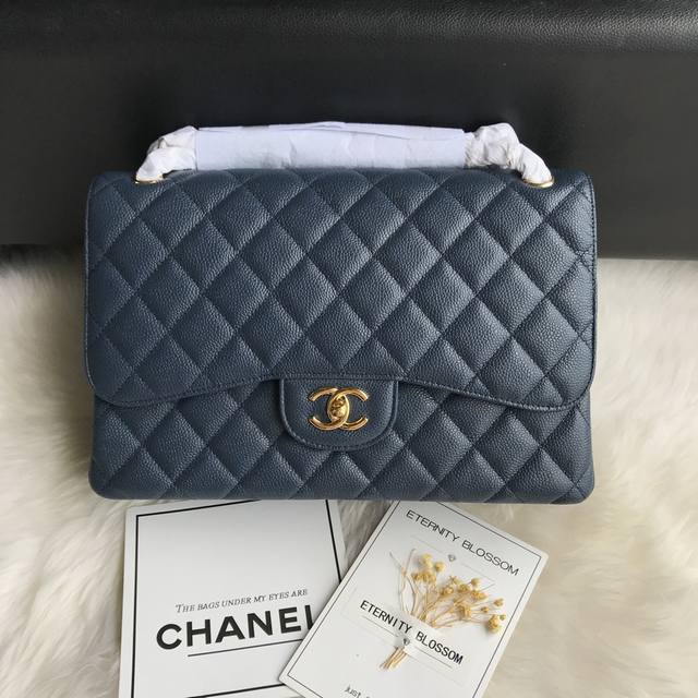 香奈儿Chanel 1：1对标专柜顶级 法国进口原厂Haas小牛皮鱼子酱 经典Classic Flap Jumbo Bag 原厂小牛皮鱼子酱细腻加十足的肉感，显 - 点击图像关闭