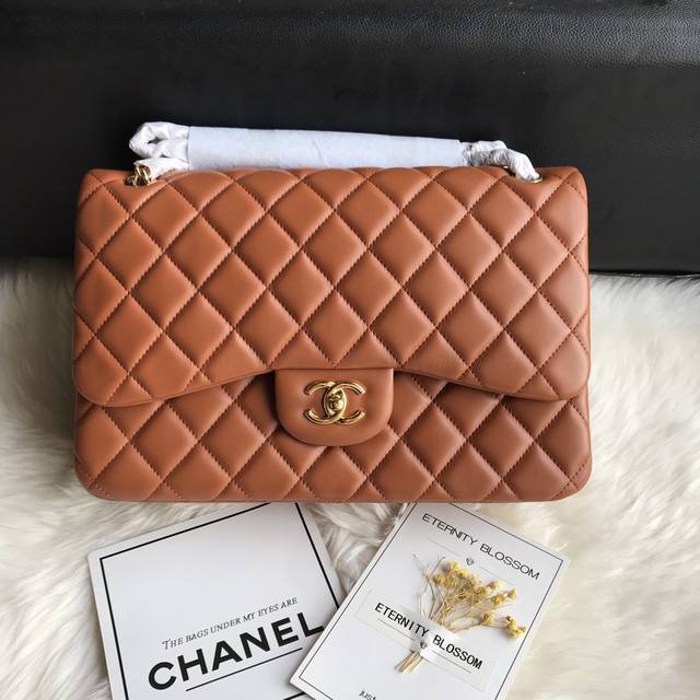 香奈儿Chanel 1：1对标专柜顶级 意大利进口Gr原厂小羊皮 经典Classic Flap Jumbo Bag 原厂小羊皮细腻加十足的肉感，显示出非常饱满的