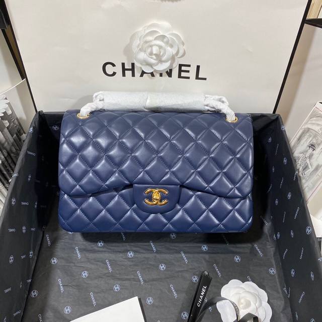 香奈儿Chanel 1：1对标专柜顶级 意大利进口Gr原厂小羊皮 经典Classic Flap Jumbo Bag 原厂小羊皮细腻加十足的肉感，显示出非常饱满的