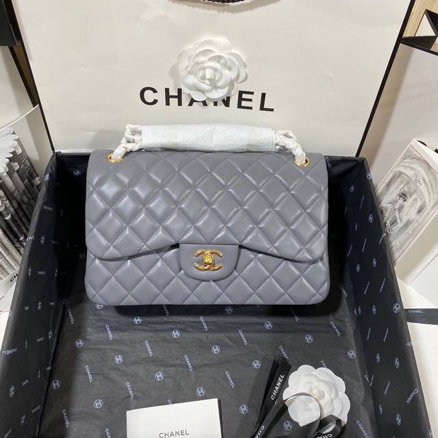 香奈儿Chanel 1：1对标专柜顶级 意大利进口Gr原厂小羊皮 经典Classic Flap Jumbo Bag 原厂小羊皮细腻加十足的肉感，显示出非常饱满的