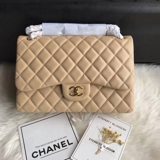 香奈儿Chanel 1：1对标专柜顶级 意大利进口Gr原厂小羊皮 经典Classic Flap Jumbo Bag 原厂小羊皮细腻加十足的肉感，显示出非常饱满的