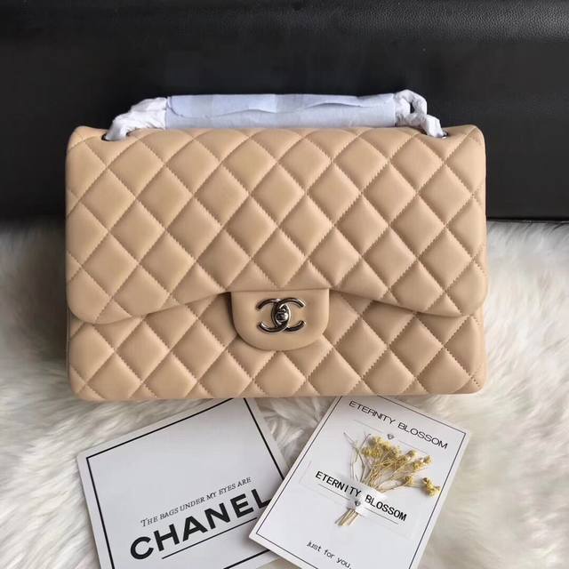 香奈儿Chanel 1：1对标专柜顶级 意大利进口Gr原厂小羊皮 经典Classic Flap Jumbo Bag 原厂小羊皮细腻加十足的肉感，显示出非常饱满的