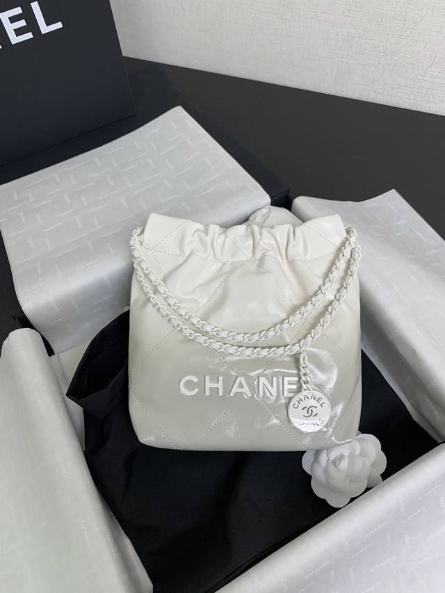 香奈儿Chanel 1：1对标专柜顶级 意大利进口原厂胎牛皮 23S Mini 22Bag五金穿皮链条皮绳链条，一包多用，可斜挎可手提可双肩背哦，也可使用调节扣