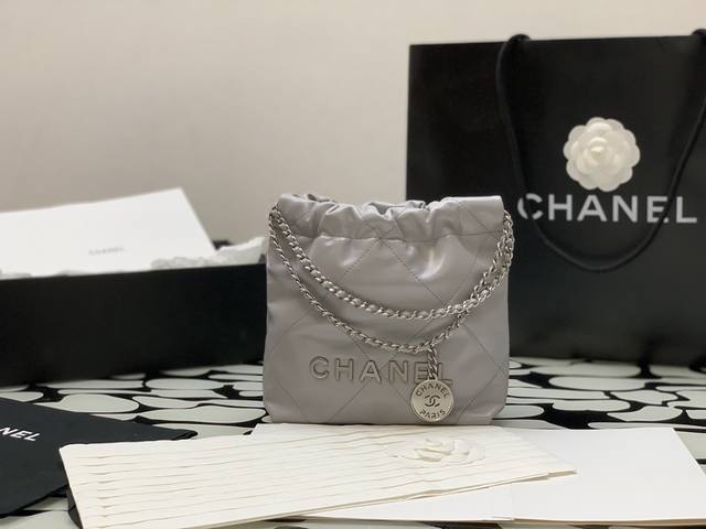 香奈儿Chanel 1：1对标专柜顶级 意大利进口原厂胎牛皮 23S Mini 22Bag五金穿皮链条皮绳链条，一包多用，可斜挎可手提可双肩背哦，也可使用调节扣