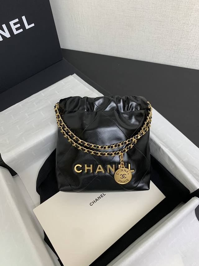 香奈儿Chanel 1：1对标专柜顶级 意大利进口原厂胎牛皮 23S Mini 22Bag五金穿皮链条皮绳链条，一包多用，可斜挎可手提可双肩背哦，也可使用调节扣