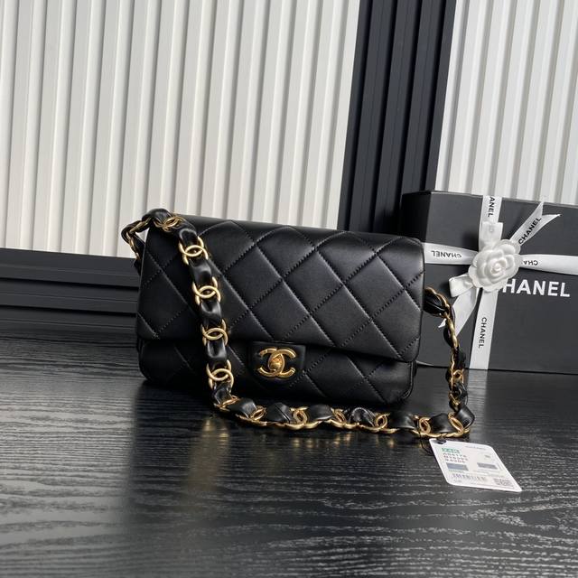 香奈儿Chanel 1：1对标专柜顶级 法国进口原厂小羊皮 Chane1 24K 腋下包 双C粗链条 羊皮配复古金属 独特的设计风格 更显气质 非常百搭 款号： - 点击图像关闭