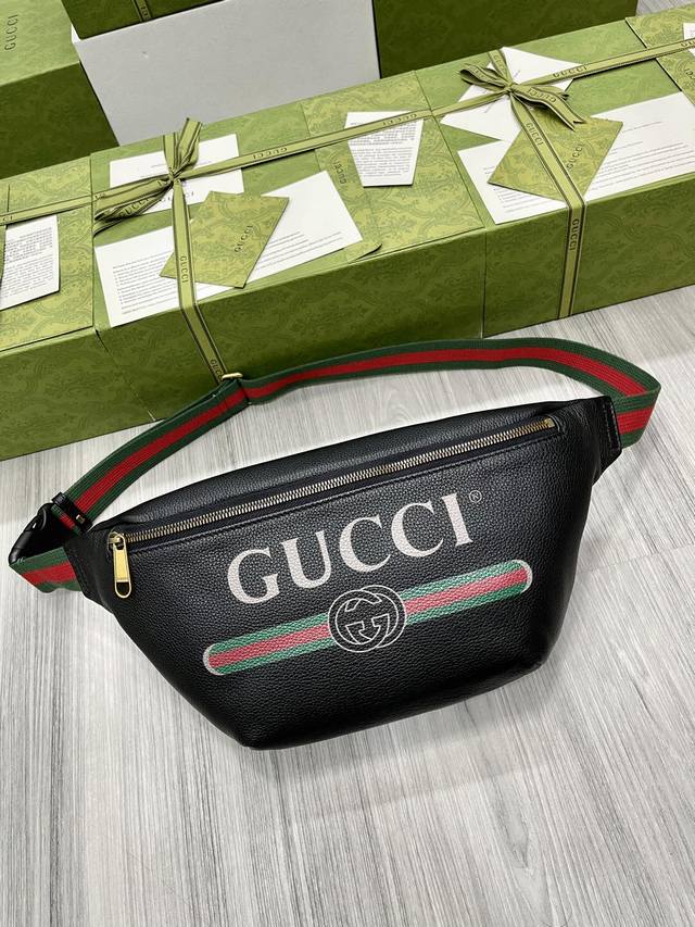 CococapitáN Bags系列腰包正品开发，明星同款专柜品质，顶级原单货原厂皮质 专柜防尘布袋 实物拍摄现货！ 简介：杨幂 蔡依林明星新宠这款以西班牙艺术