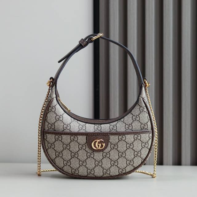 顶级原单 Ophidia的世界不断发展，每个季节都融合了新的形状和材料。古馳奧 古馳永恒的会标继续用标志的感觉丰富新的设计。这款超级迷你单肩包采用历史米色和乌木