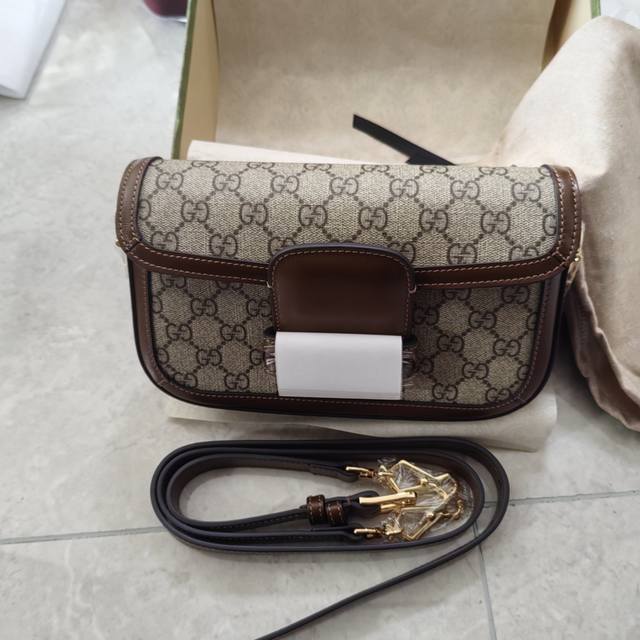 特价 ，735178咖啡只有一条肩带，没问题