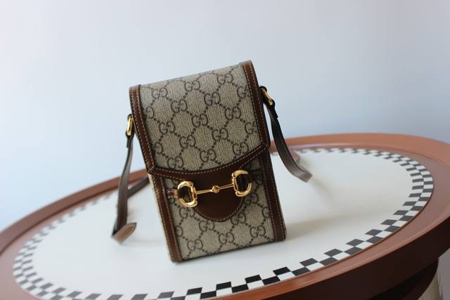 顶级原单原厂皮 新款专柜品质，顶级原单货，实物实拍，款号：625615，尺寸：11.5X17X4Cm，1955马鞍手机包，意大利原厂皮，正品开模，保证可对比正品