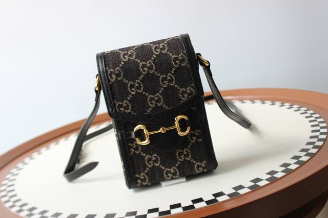 顶级原单原厂皮 Gucci新款专柜品质,顶级原单货,实物实拍,款号:625615,尺寸:11.5X17X4Cm,1955马鞍手机包,意大利原厂皮,正品开模,保证 顶级原单原厂皮 Gucci新款专柜品质,顶级原单货,实物实拍,款号:625615,尺寸:11.5X17X4Cm,1955马鞍手机包,意大利原厂皮,正品开模,保证